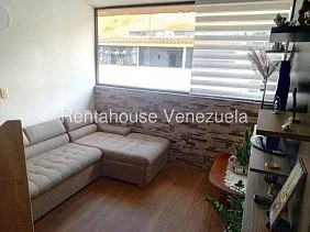 penthouse for Renovation with Great Potential in Los Nuevos Teques