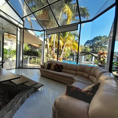 house beautiful in El Solar Guataparo