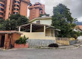 townhouse of 203m² for sale in Los Chorros, excellent opportunity for investment! - Image 2
