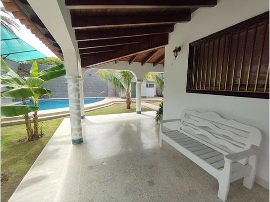 house EQUIPPED WITH swimming pool, SAUNA AND ROOFED CANEY, for sale, IN URB. PALO SANO, NUEVA ESPARTA, ISLA DE MARGARITA, 934.50 MT2, 5 bedrooms AND 8 bathrooms - Inmuebles Margarita - 2 MIL - Image 2