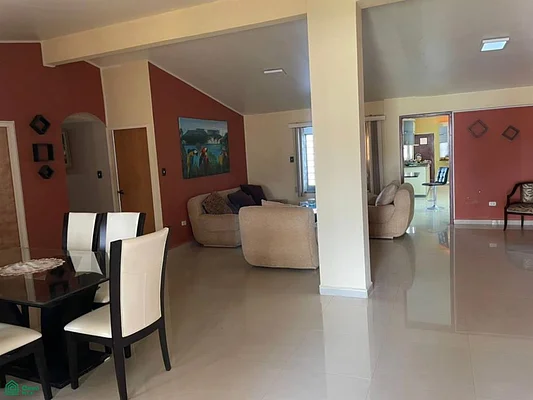 Spacious and modern house, with luxury finishes and excellent extensions - calle tulipanes urb los cocales, 6050 El Tigre - 4 beds house for sale
