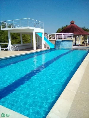 CD. Agua Miel Vacation Complex. - Tacarigua de La Laguna. Rio Chico. 1236, 1236 Paez - 2 beds commercial premises for sale