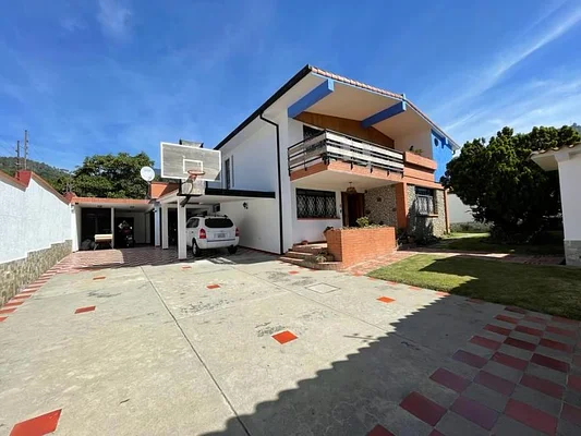 Beautiful house with swimming pool for sale in Merida