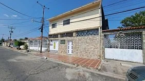 Selling house in Ciudadela - Image 4