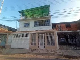 26-6009 GBF Sale of house in Maracay - Image 7