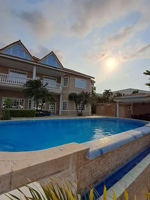 for sale house located in La Villas
