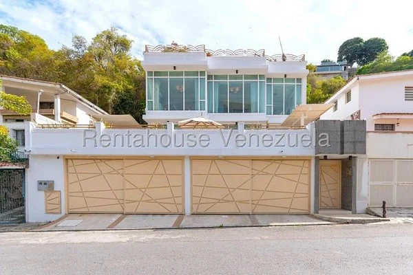 house for sale in Santa Fe Norte. Tel: