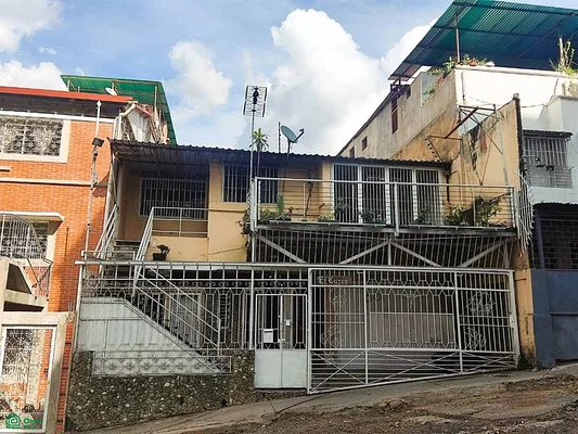 FOR SALE TWO-LEVEL VILLA HOUSE IN LOS ROSALES URBANIZATION - AV LOS LAURELES QUINTA D, 1040 CCS - 6 beds house for sale
