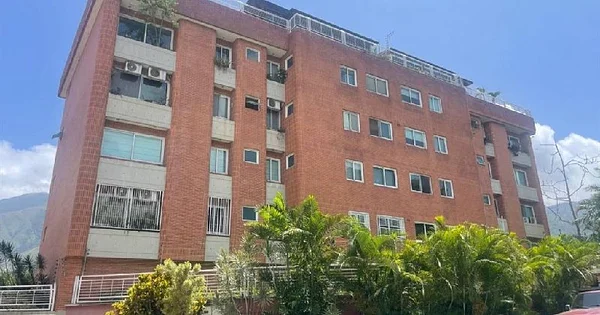 Spacious apartment in the Miranda Urbanization, Sucre Municipality. - Principal SESMO, 1073 Fila De Mariches - 4 beds apartment for sale