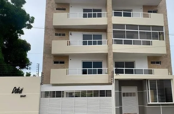 Sold comfortable Apt. in Edif. Gremium - Av. El Milagro, Maracaibo - A. El Milagro. Con calle 75. Edificio Gremium. Apto 8A, 4002 Maracaibo - Apartment for sale - Image 2