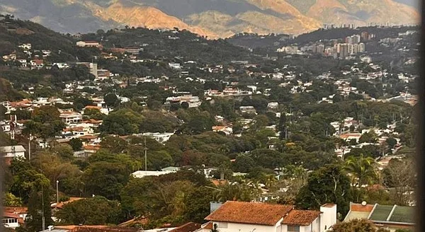 HOUSE FOR SALE ALTO PRADO: to Remodel in a gated street with a view of - Calle 2 XX, 1080 CCS - 3 beds house for sale