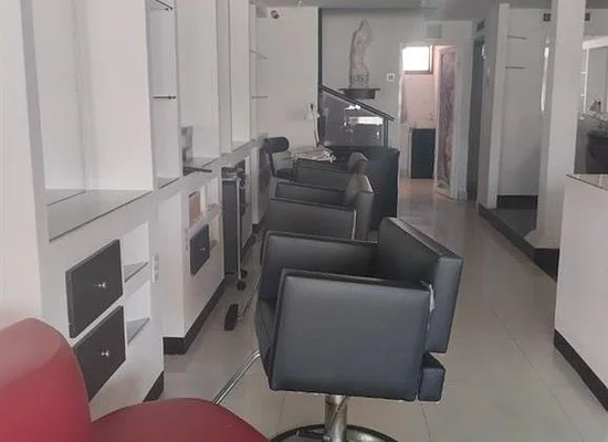 Commercial premises with furniture for beauty salon - avenida bolivar contro comercial costa az, 6301 Porlamar - Commercial premises for sale