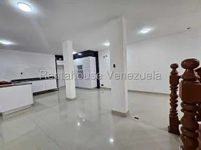 house for sale in Coro MLS #25-16987 OP - CAV268542 - Image 2