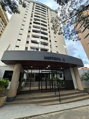 Comfort and Services! 100m² in Martinica II, Comoruco. High Floor with Water and Power.