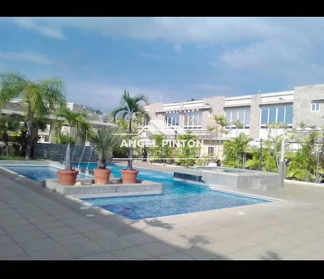 house for sale WITH CLINICAL OR CORPORATE POTENTIAL