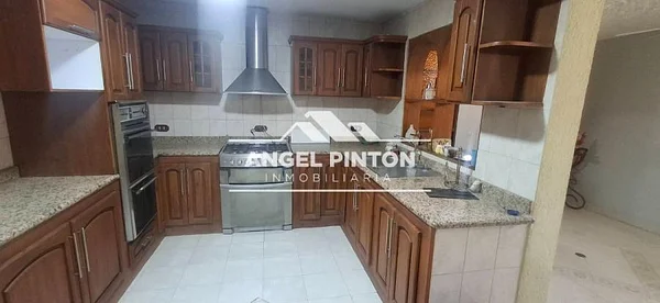 house FOR SALE LA FLORESTA MARACAIBO VENEZUELA API 8850