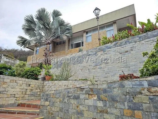 house for sale in Cumbres de Curumo tlf