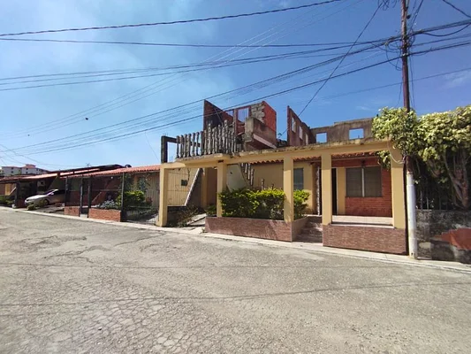 EXCELLENT PROPERTY IN THE EAST OF BARQUISIMETO. near SANTA ROSA. house EXPANDED
