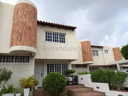 23-25990 townhouse for sale VILLA LOS CHAGUARAMOS KAREM BERNAL