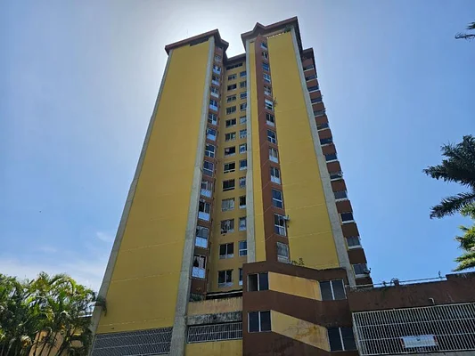 Beautiful and Comfortable apartment for sale El Picacho, San Antonio de Los Altos Caracas 23-29986