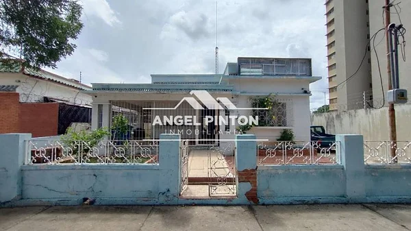 EXTRAORDINARY house COMMERCIAL for sale FOR YOUR BUSINESS IN SECTOR PARAÍSO MARACAIBO API 8323 - CAV266607 - Image 2