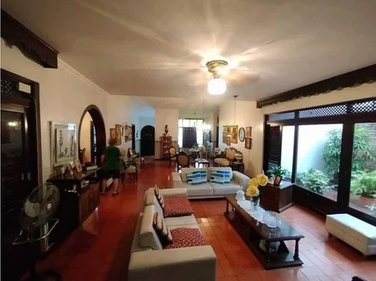 house for sale Urb. El Recreo Av. Bolívar. Valencia. ZR-9737492