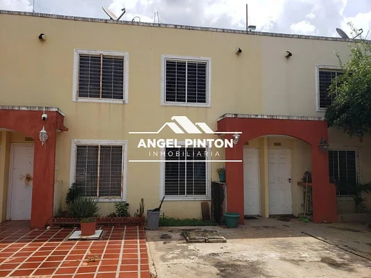 house FOR SALE CAMINOS A LA LAGUNITA MARACAIBO VENEZUELA 080560