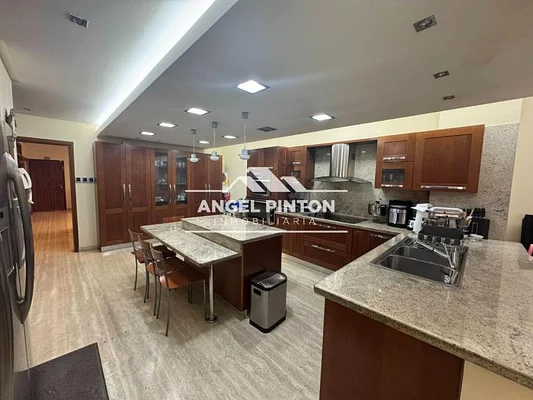 house FOR SALE AV UNIVERSIDAD TIERRA NEGRA MARACAIBO VENEZUELA API 8757