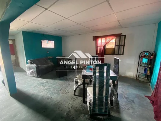 house for sale BARRIO LIBERTADOR LA CURVA MARACAIBO API 20017
