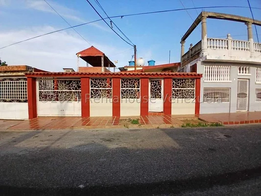 24-3398 For sale house in Villa Hermosa (Pomona)