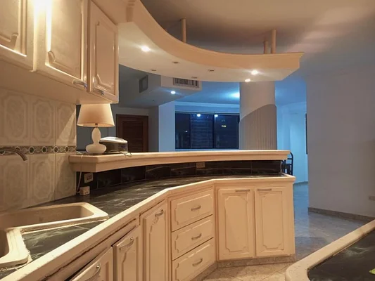 FOR SALE BEAUTIFUL apartment ON AV SANTA RITA BLDG WITH WELL MARACAIBO