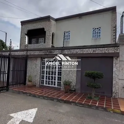 house for sale ON AV LA LIMPIA MARACAIBO API 7810 Leyda Vanegas - Image 2