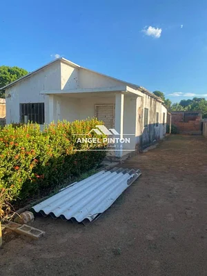 house for sale ON AV LA LIMPIA MARACAIBO API 7810 Leyda Vanegas