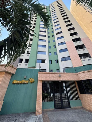 Hermanas Mota selling apartment remodeled furnished and equipped in Valles de Camoruco