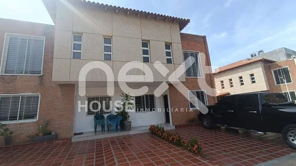 townhouse FOR SALE IN GRAY VILLA LOS OLIVOS C2 MARACAIBO