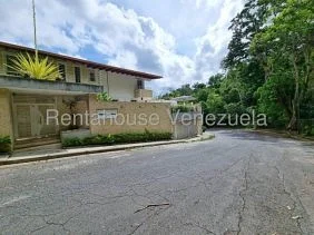 Beautiful house for sale Cumbres de Curumo - Image 3
