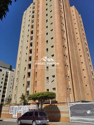 apartment FOR SALE LA LAGO MARACAIBO VENEZUELA API 8490 - Image 2