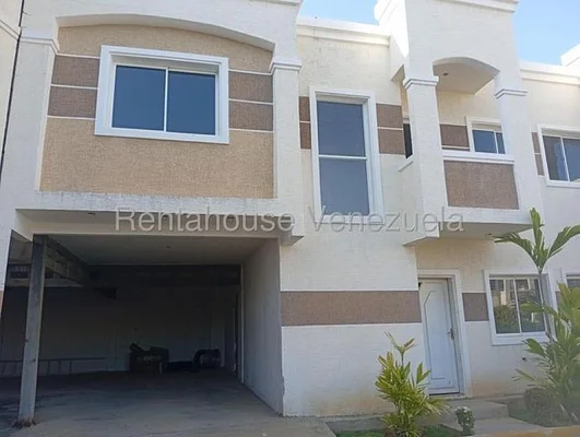 townhouse FOR SALE URB.TAMARE CIUDAD OJEDA