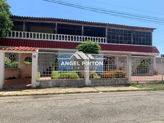 house villa for sale EN LAS QUINTAS CABIMAS API 6252 TR