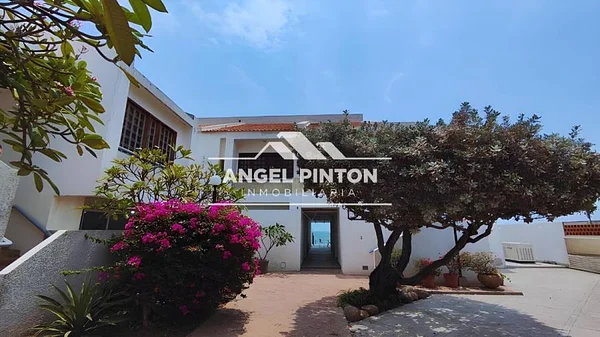 for sale house IN CLOSED COMPLEX WITH INFINITE LAKE VIEW AV. EL MILAGRO MBO API 6881