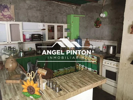house WITH ANNEX FOR SALE PROLONGACIÓN CIRCUNVALACIÓN 2 MARACAIBO API 5438