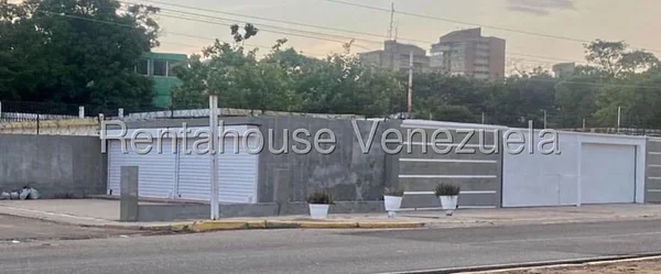 house for sale on Av Universidad