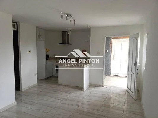 apartment for sale EN AMPARO MARACAIBO VENEZUELA API 8485 - Image 2