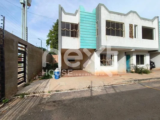 ??FOR SALE TOWN HOUSE IN GATED VILLA EL CALLAO (