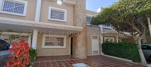 23-28428 SALE OF townhouse IN EL BOSQUE ..KAREM BERNAL