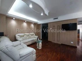 apartment FOR SALE AV.8 SANTA RITA MARACAIBO