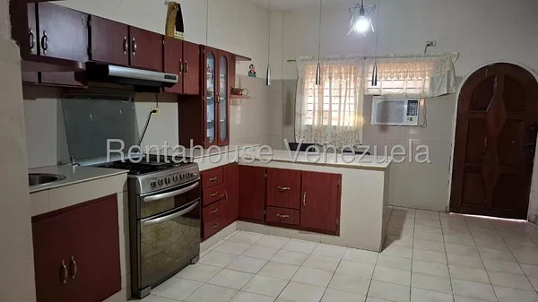 house FOR SALE Bajo Seco Maracaibo Venezuela API 8856 - Image 2