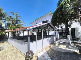 house moderna for sale en villas de Alcala San Diego Carabobo - Image 3