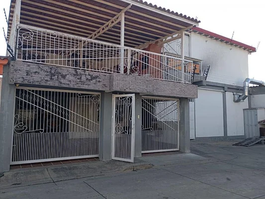 For sale house – Restaurant in Urb. Villa del Centro, San Joaquín