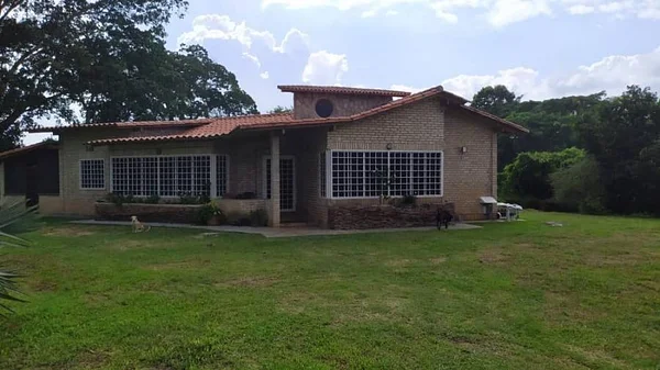 NICE AND SPACIOUS house IN MONTALBAN , FRESHNESS